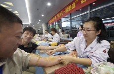 10.杭州连续22年组织开展“我为七一献热血”品牌活动